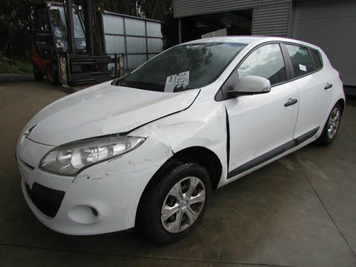 Carro batido com look novo